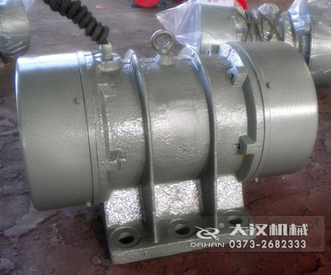 VB振動(dòng)電機(jī)是靠偏心塊的振動(dòng)而造成的，振動(dòng)源所以偏心塊的角度和大小是比較重要的。